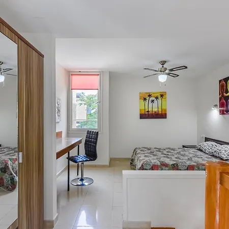 Complex Cortijo, Americas, Pool, Parking La45 דירה